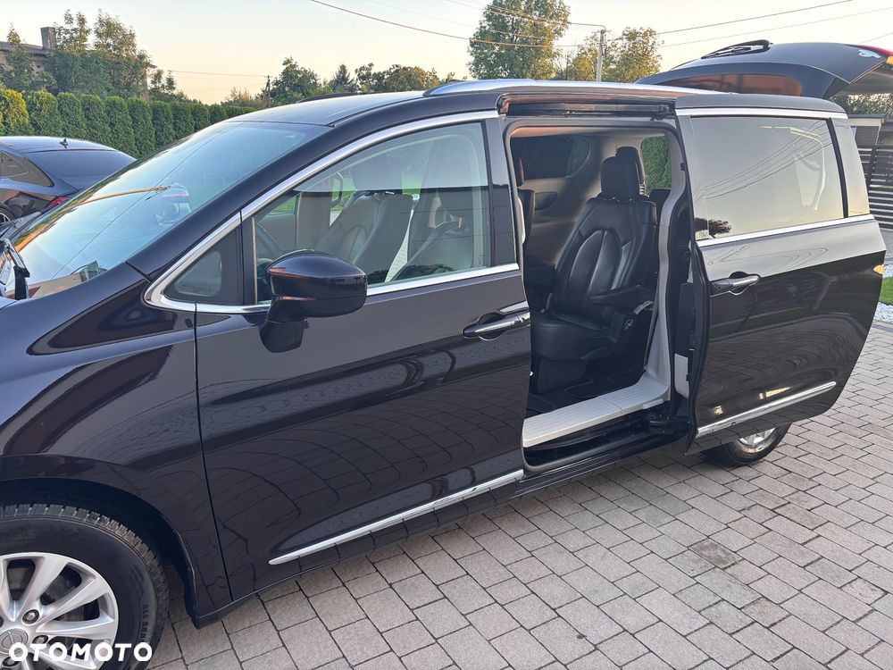 Chrysler Pacifica - 7