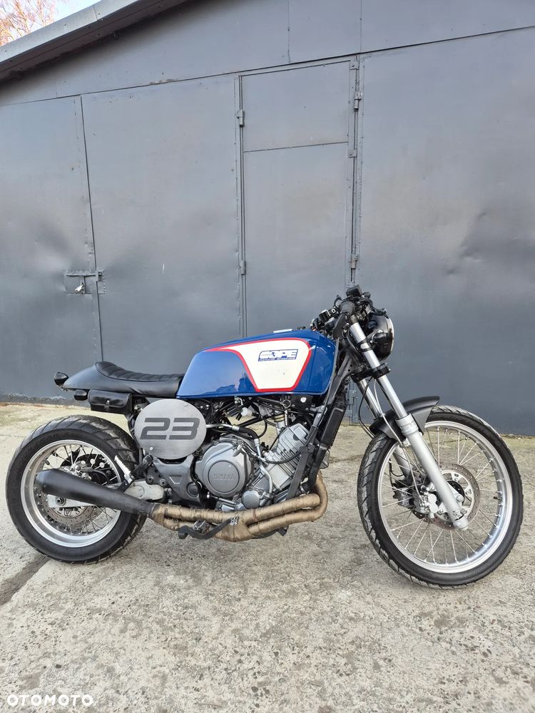Yamaha XTZ - 9