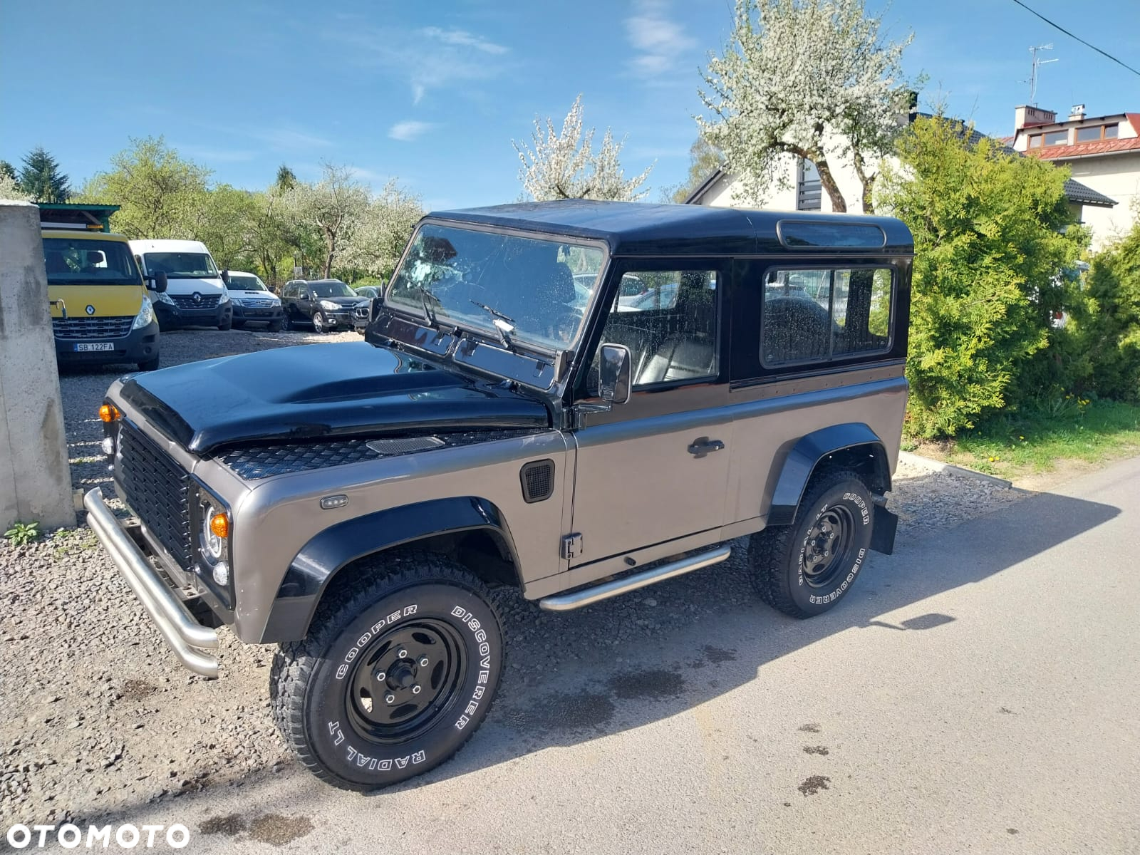 Land Rover Defender - 12