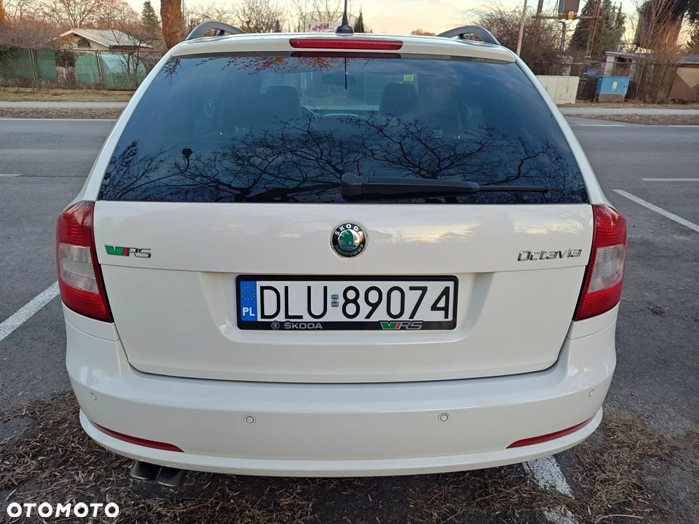 Skoda Octavia 2.0 TDI CR DPF RS - 25