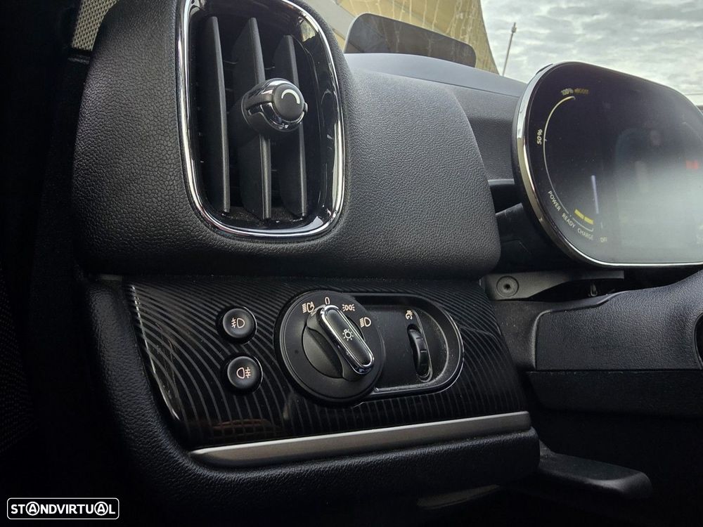 MINI Countryman Cooper SE Premium Essential Auto - 33