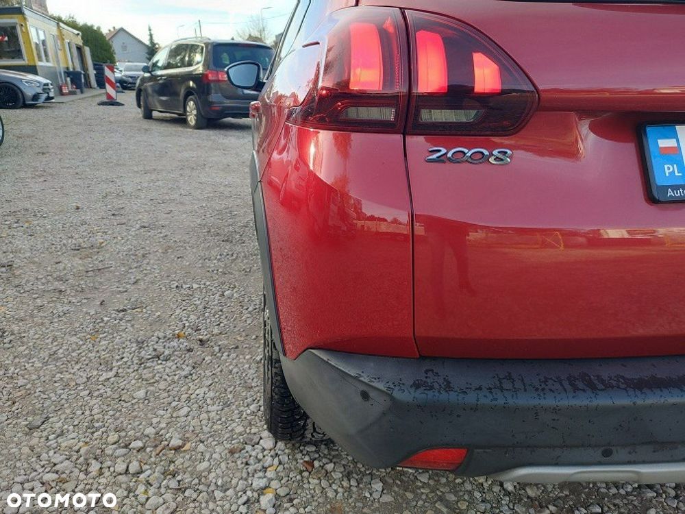 Peugeot 2008 1.2 Pure Tech Allure S&S - 11