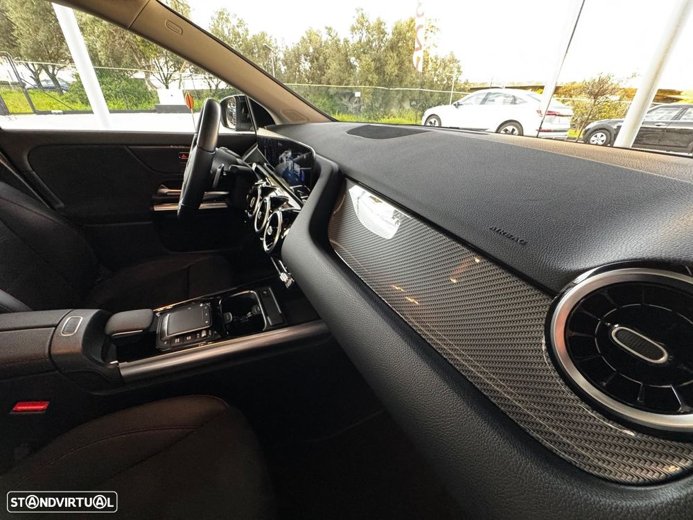 Mercedes-Benz GLA 250 e AMG Line - 28