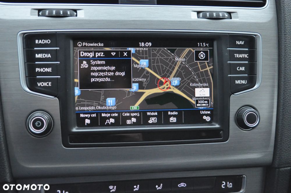 Volkswagen Golf 1.6 TDI BMT Comfortline - 22