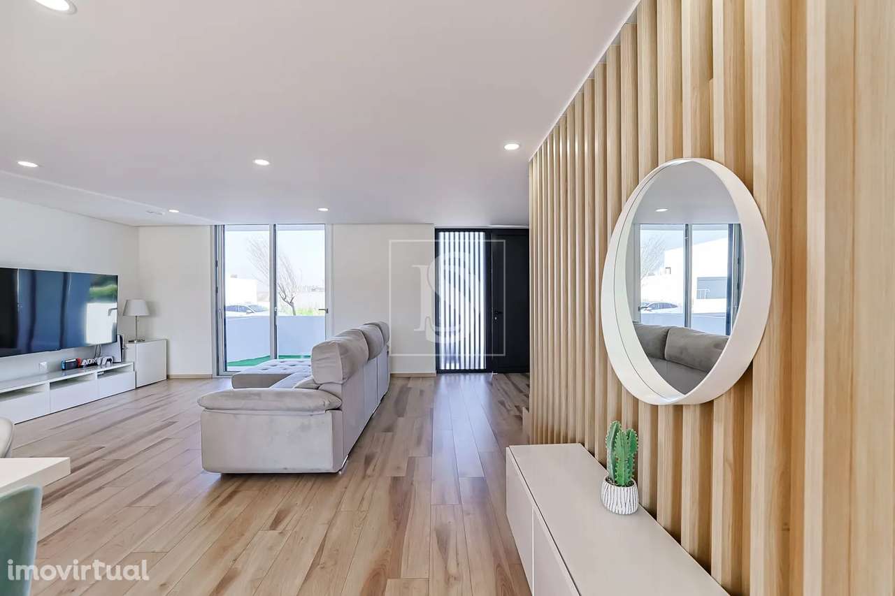 Moradia T4, C\Nova, com Piscina, a 2 minutos do Centro de Barcelos - Grande imagem: 4/37