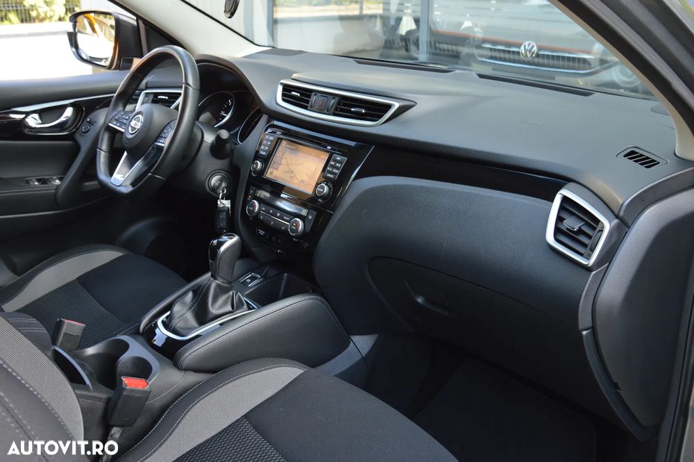 Nissan Qashqai 1.6 DCI Xtronic ACENTA - 17