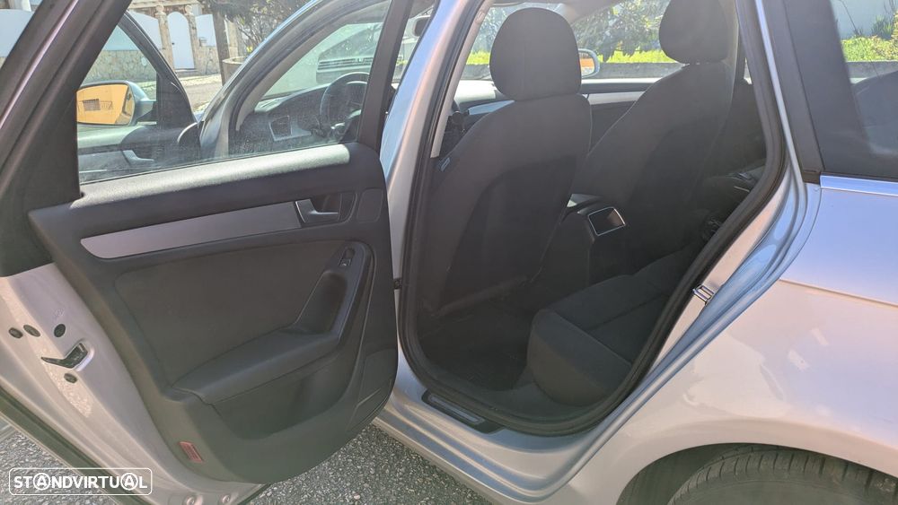 Audi A4 Avant 2.0 TDI - 9