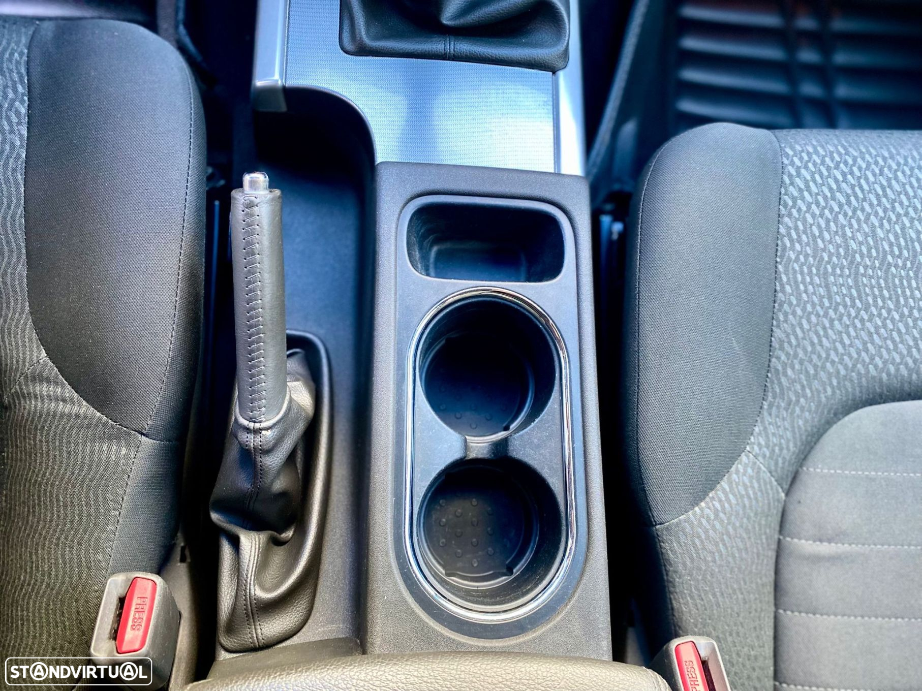 Nissan Navara 2.5 dCi CD SE 4WD - 27