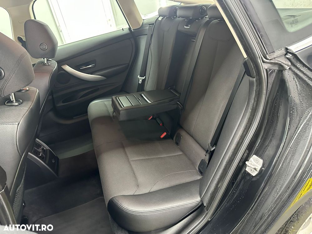 BMW Seria 3 320d xDrive - 14