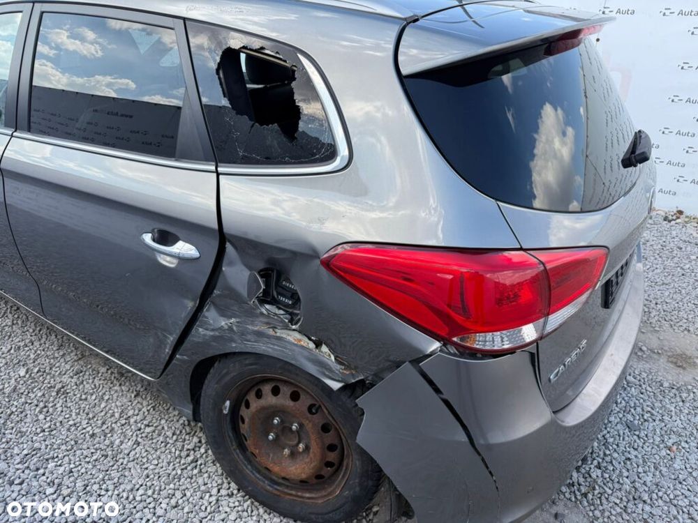 Kia Carens 1.7 CRDi Spirit - 24