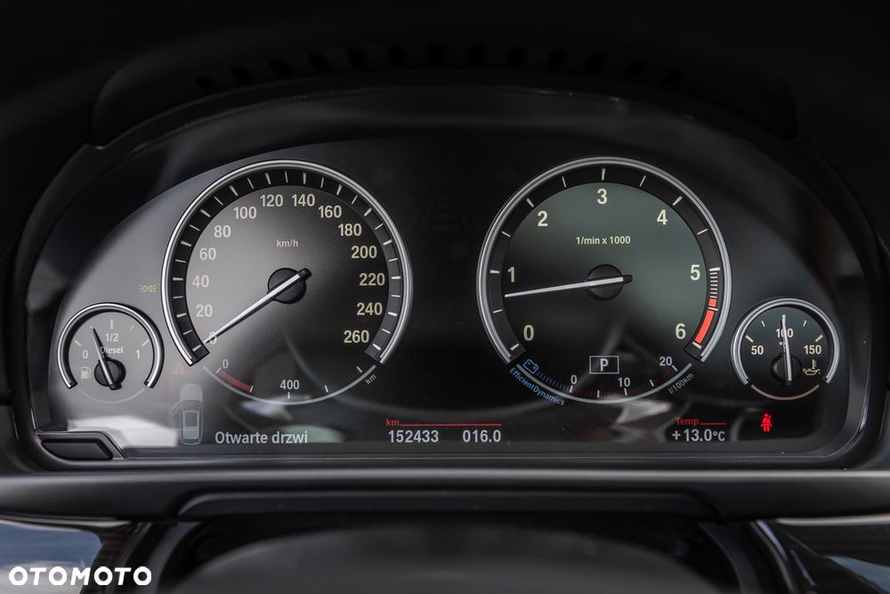 BMW Seria 5 M550d xDrive - 21