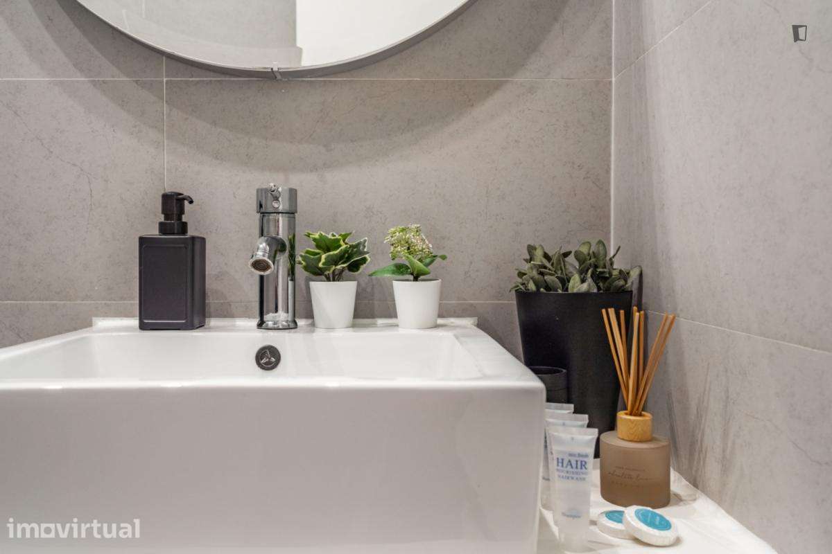 Quarto - localizado em Campolide Lisbon - Grande imagem: 4/23