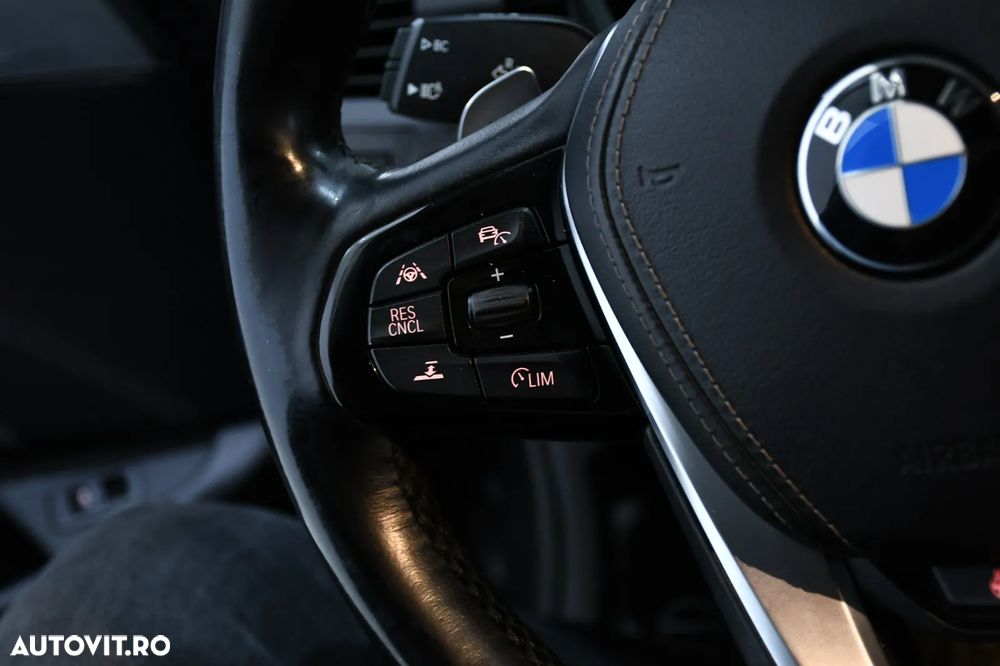 BMW Seria 5 530d xDrive AT - 11