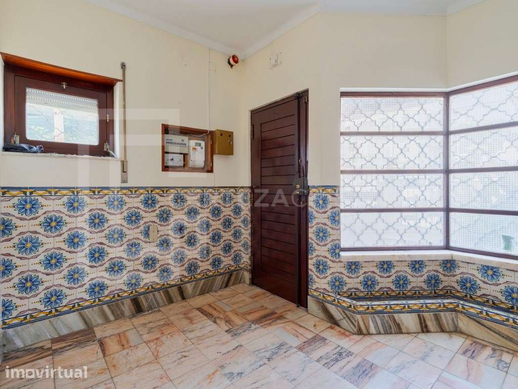 Moradia independente em Setúbal, inserida num generoso lote de 570 m² - Grande imagem: 5/27