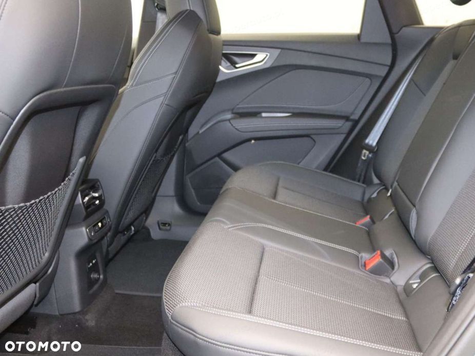 Audi Q4 e-tron - 13