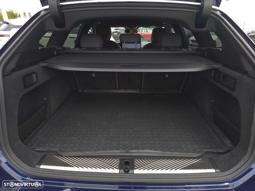 BMW 530 e Pack Desportivo M - 15