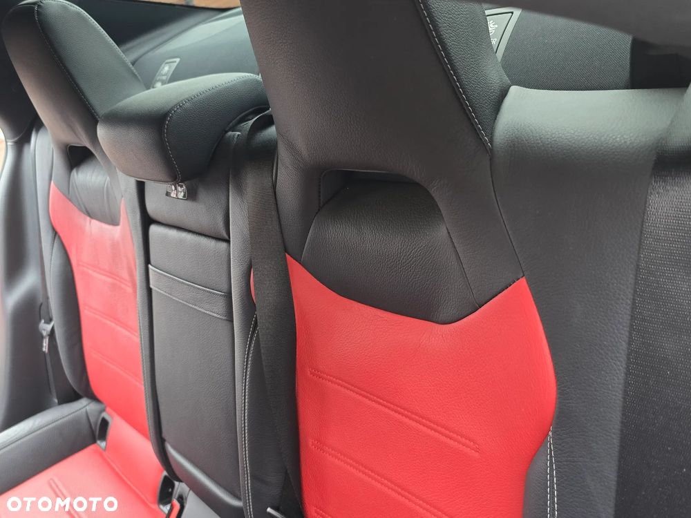 Mercedes-Benz CLA - 12