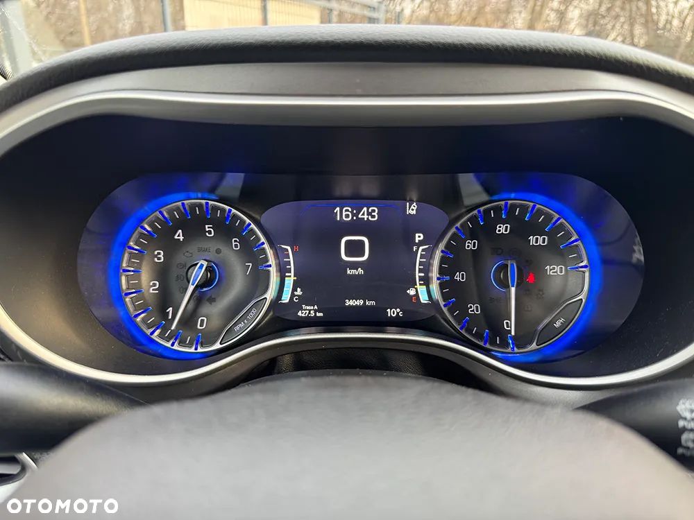 Chrysler Pacifica - 28