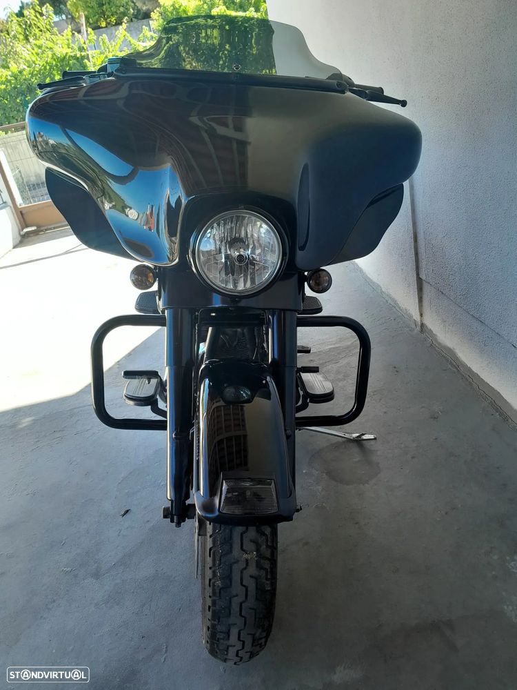 Harley-Davidson FLHTC - 4