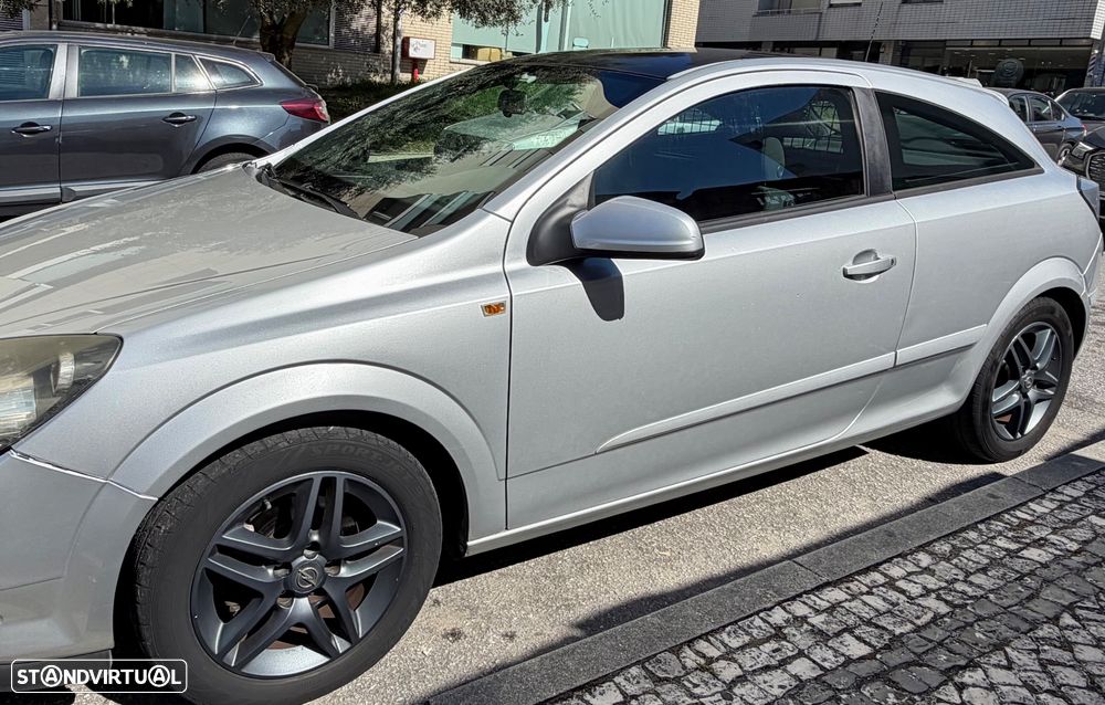 Opel Astra GTC 1.3 CDTi - 3