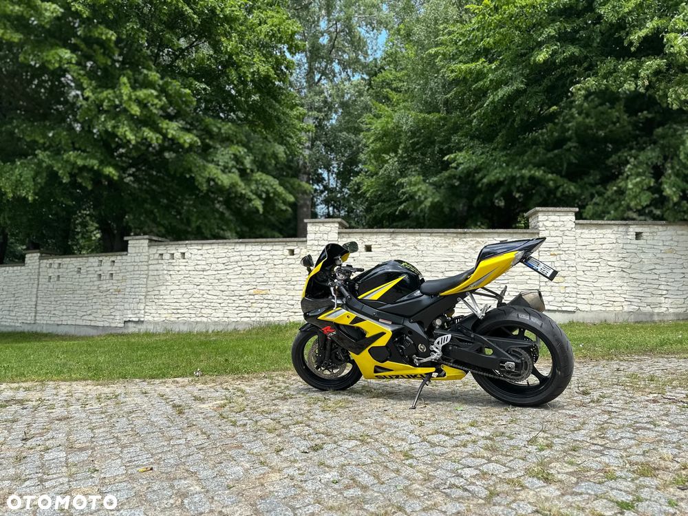 Suzuki GSX-R - 4