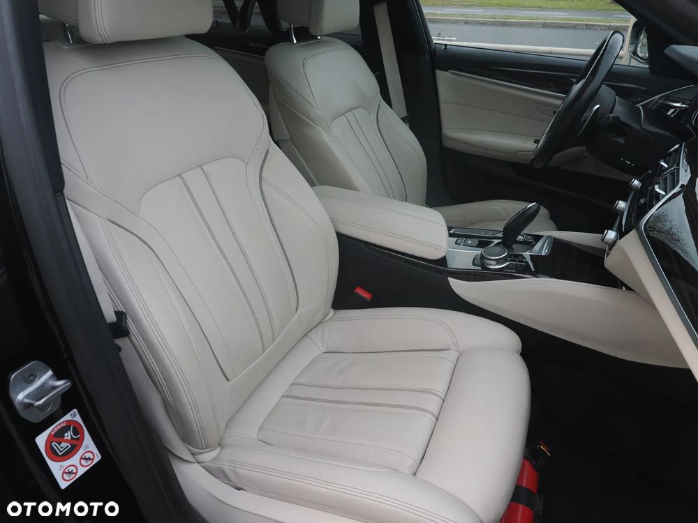 BMW Seria 5 530i xDrive M Sport sport - 14