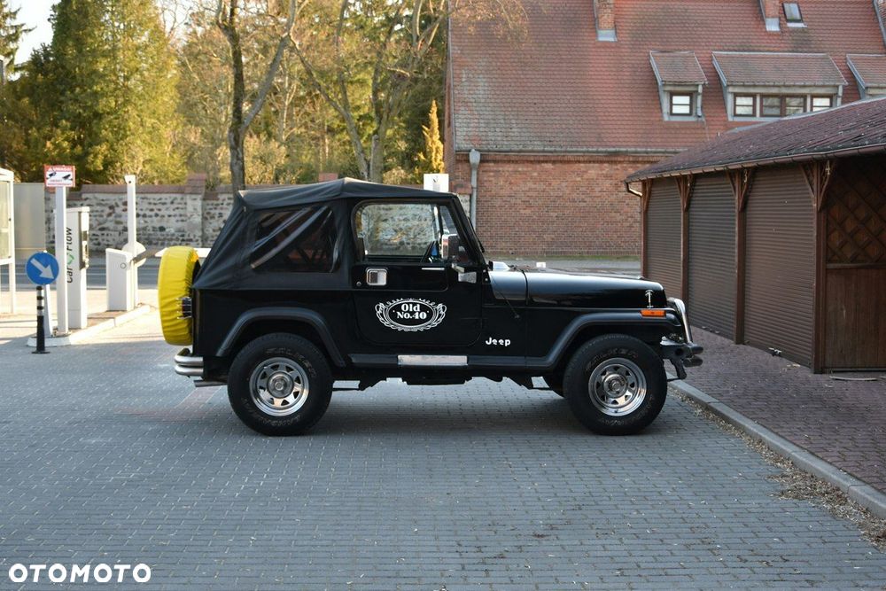 Jeep Wrangler - 8