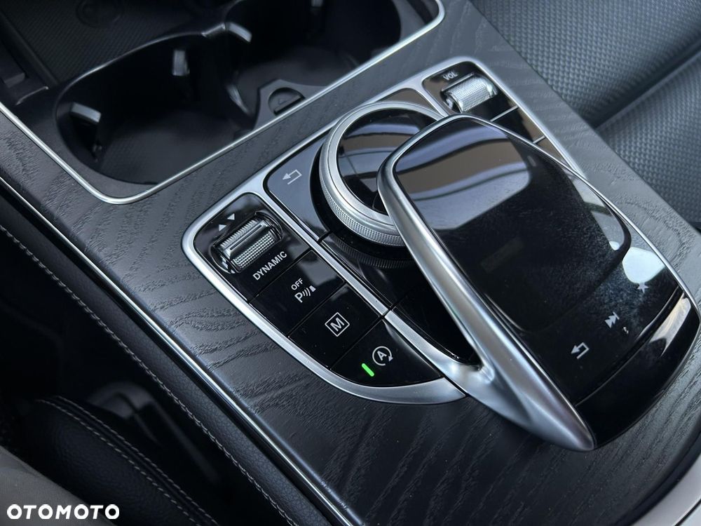 Mercedes-Benz GLC - 34