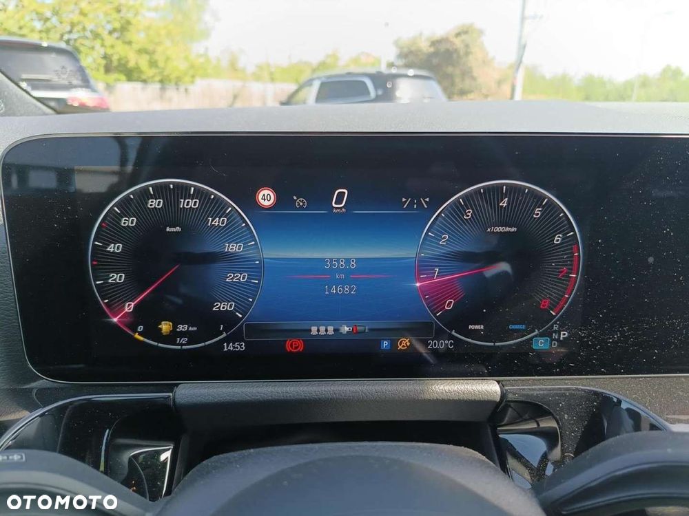 Mercedes-Benz GLA - 15