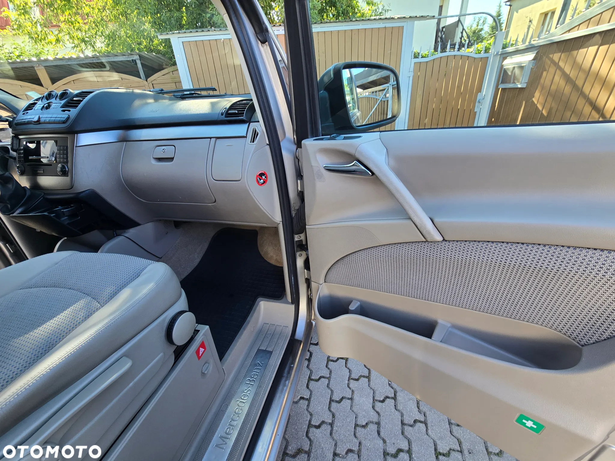 Mercedes-Benz Viano - 11