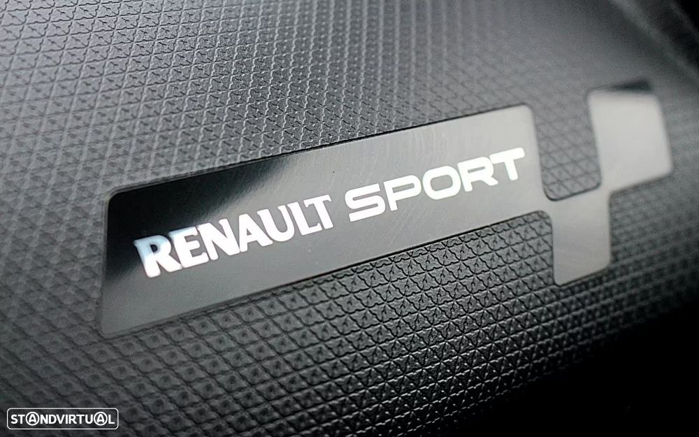 Renault Clio TCe 220 EDC R.S. Trophy - 23