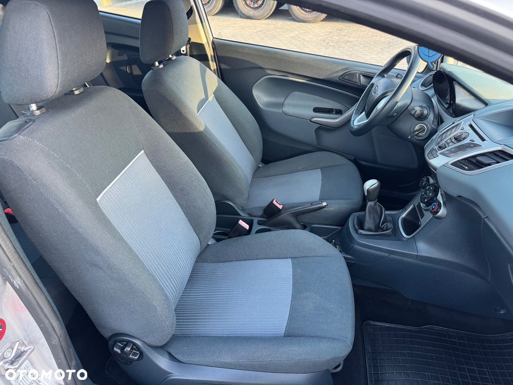 Ford Fiesta 1.6 TDCi DPF Trend - 27