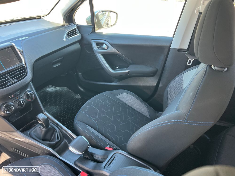 Peugeot 2008 1.2 PureTech Style - 9