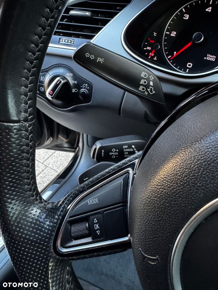 Audi A4 Avant 2.0 TDI DPF quattro S tronic S line Sportpaket - 13