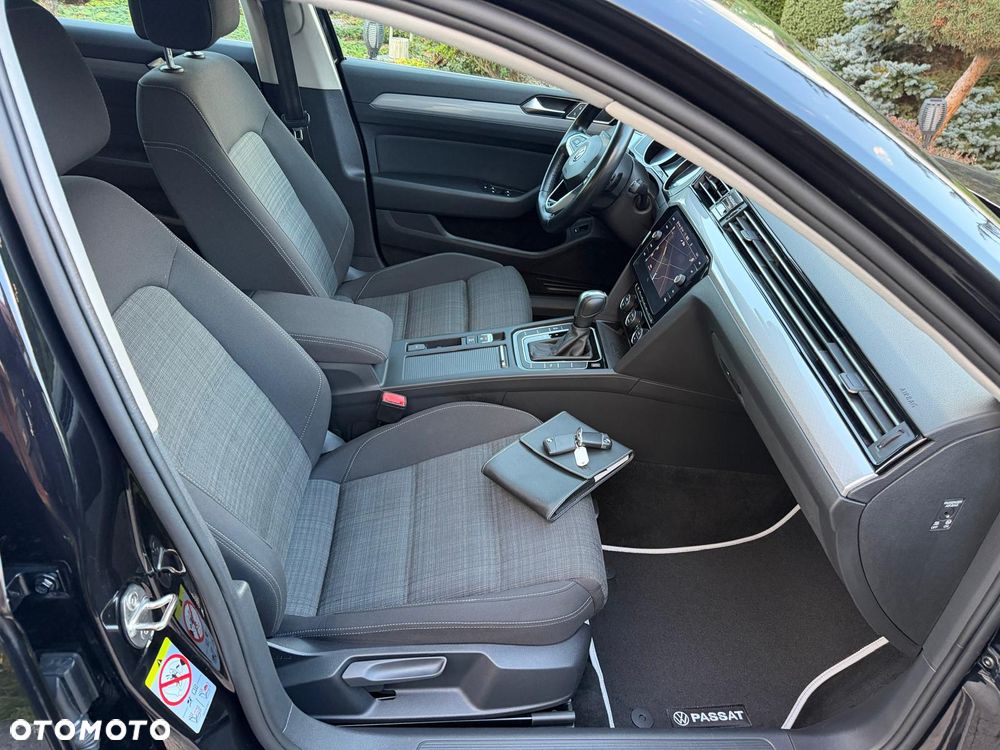 Volkswagen Passat 2.0 TDI SCR DSG Comfortline - 16