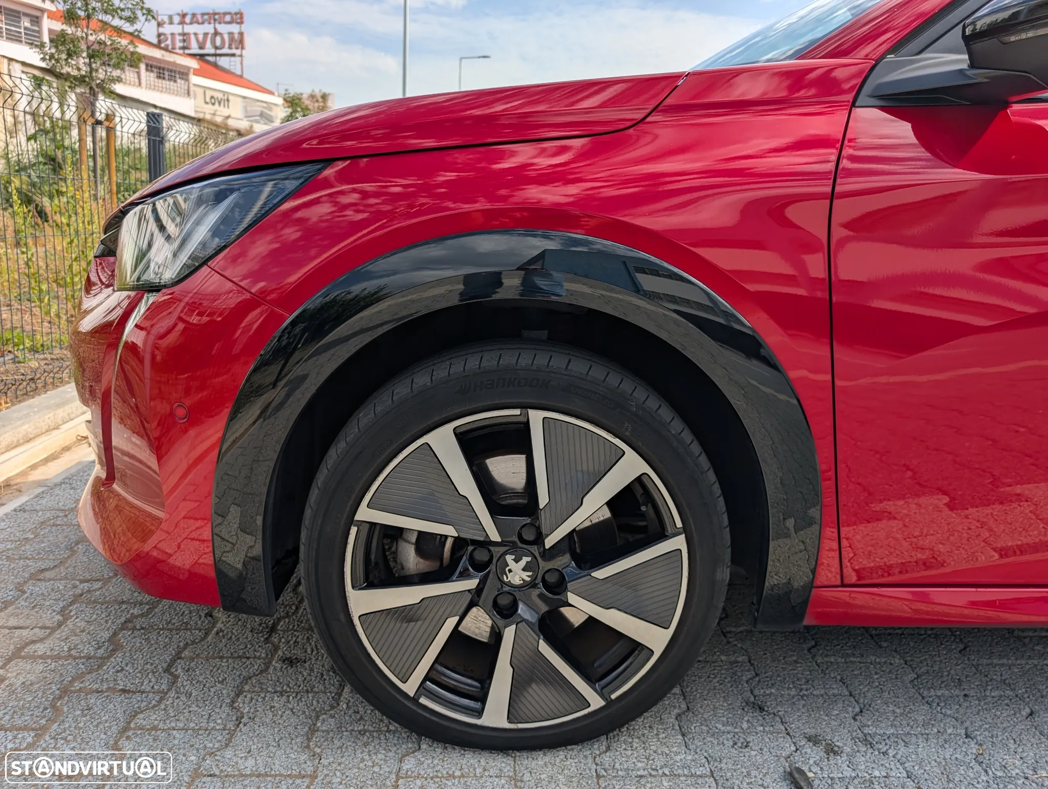 Peugeot 208 - 5