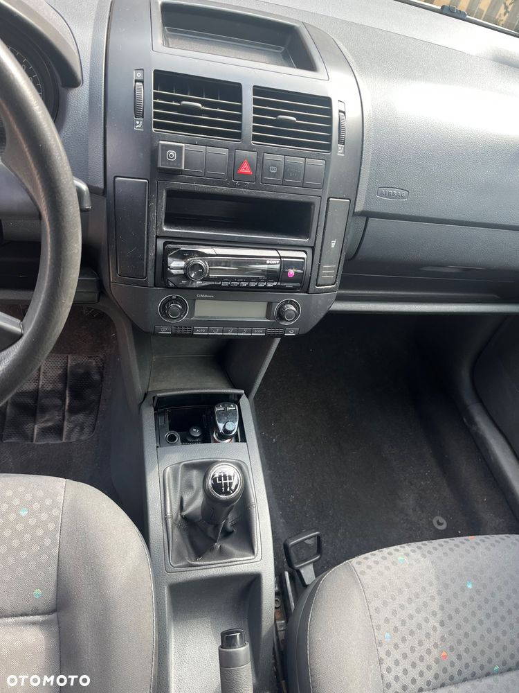 Volkswagen Polo 1.4 16V Basis - 9