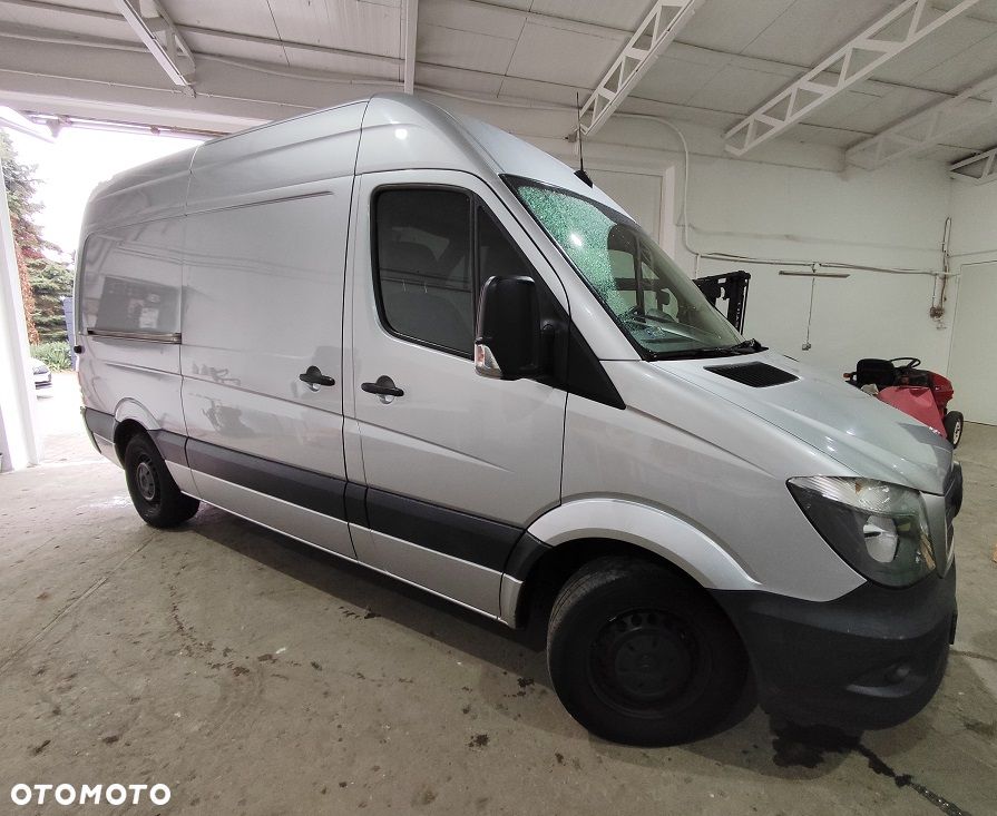 Mercedes-Benz Sprinter - 1