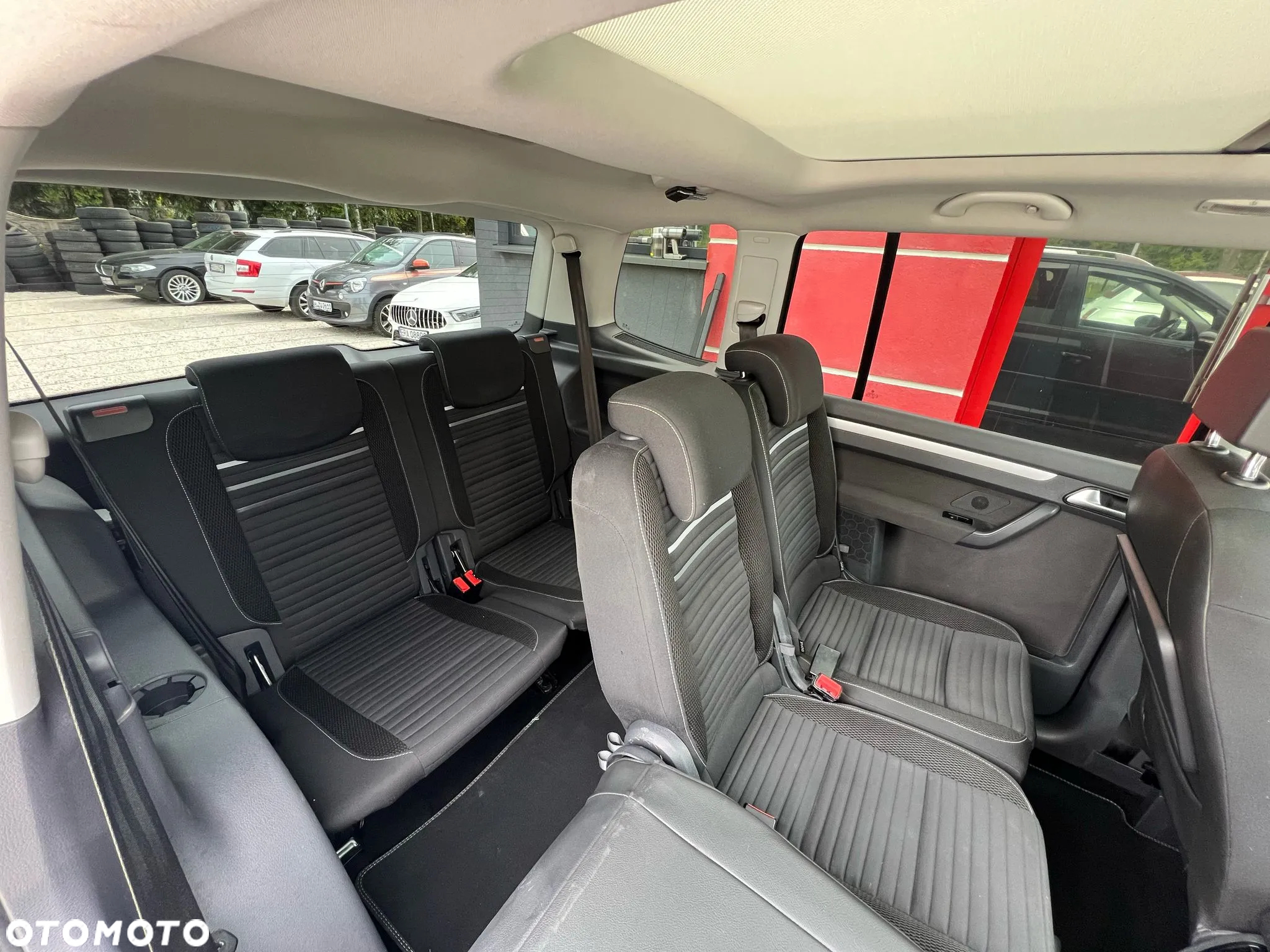 Volkswagen Touran 1.6 TDI DPF DSG Cup - 28