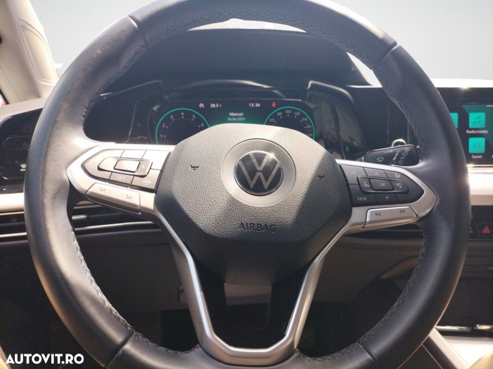 Volkswagen Golf 1.5 eTSI DSG MHEV Life - 11