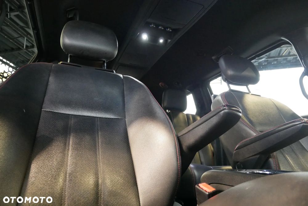 Dodge Grand Caravan - 26