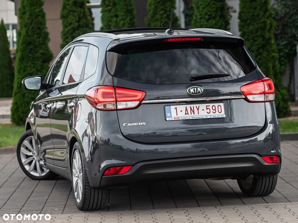 Kia Carens - 8