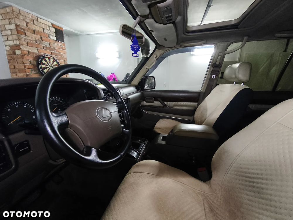 Toyota Land Cruiser - 7