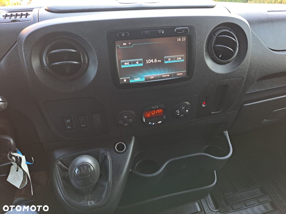 Nissan NV400 - 15