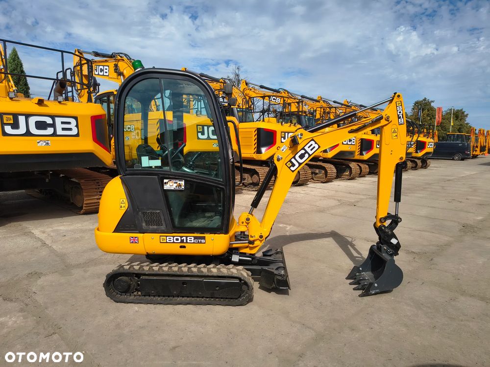 JCB 8018