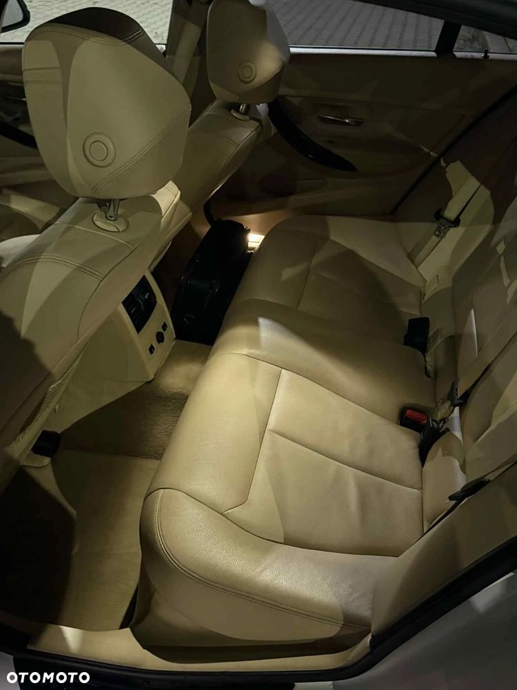 BMW Seria 3 328i Touring xDrive Luxury Line - 10