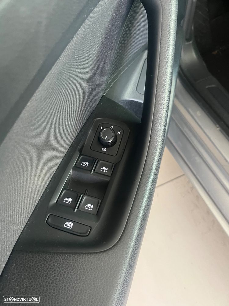 VW Passat Variant 1.6 TDI Confortline - 12