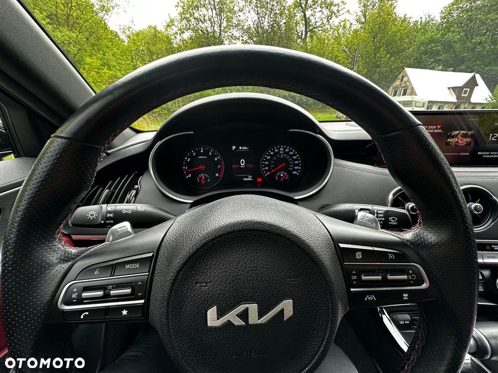 Kia Stinger - 11