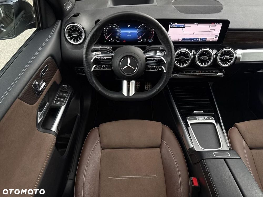 Mercedes-Benz GLB - 14