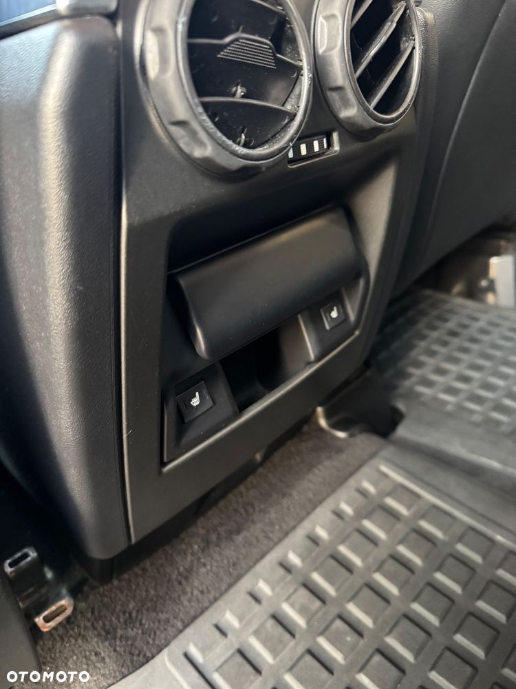 Land Rover Discovery 3.0 TD V6 HSE - 14